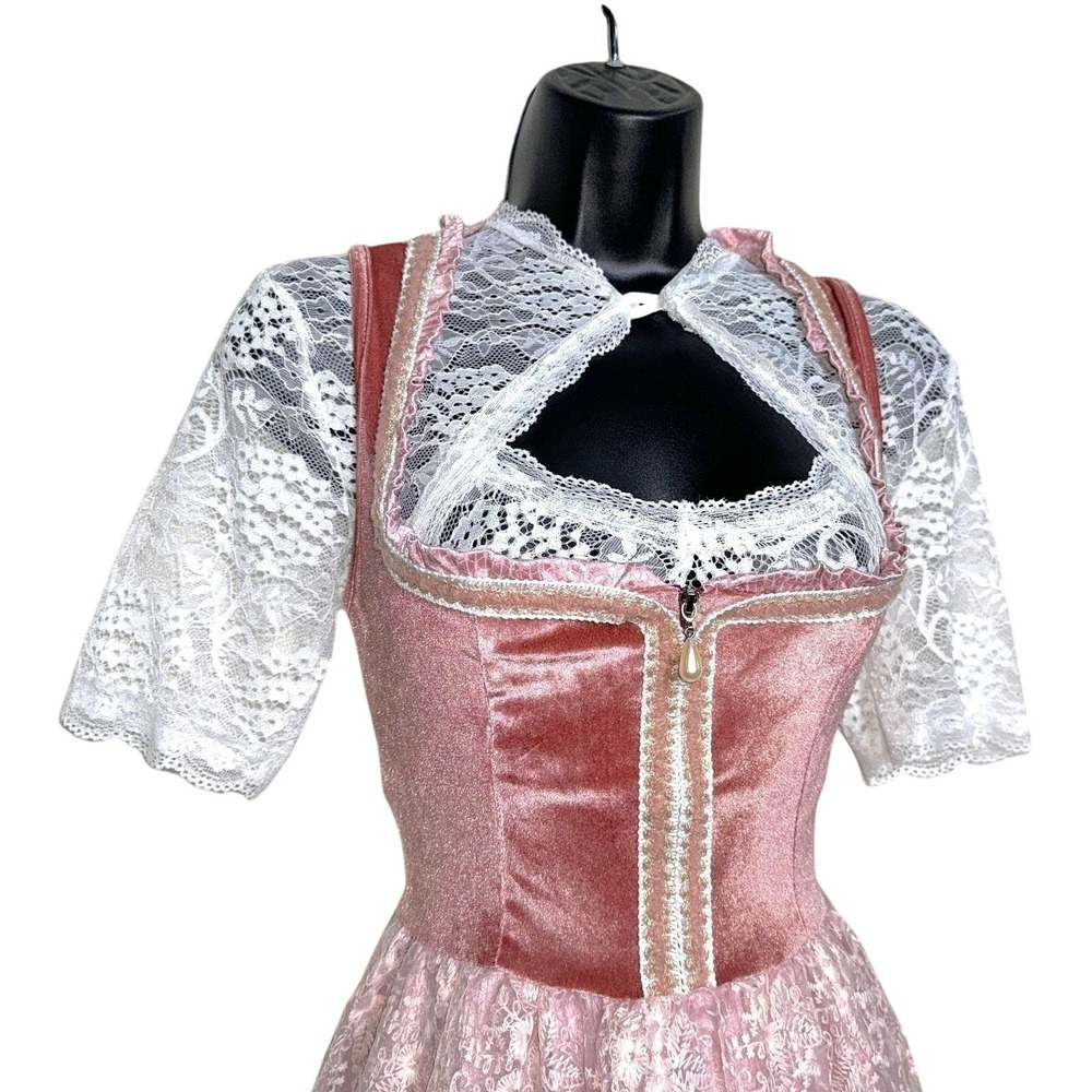 New Medium White Lace Dirndl Blouse High Keyhole‎ Neck Vneck Top Oktoberfest